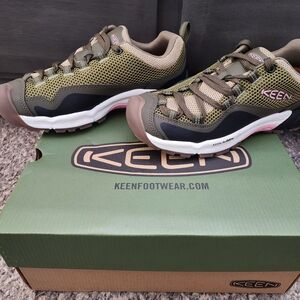 Keen Low-Top Trail Shoes